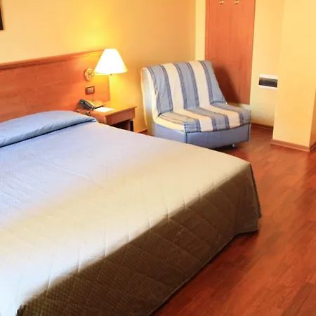 Impero ホテル 4*